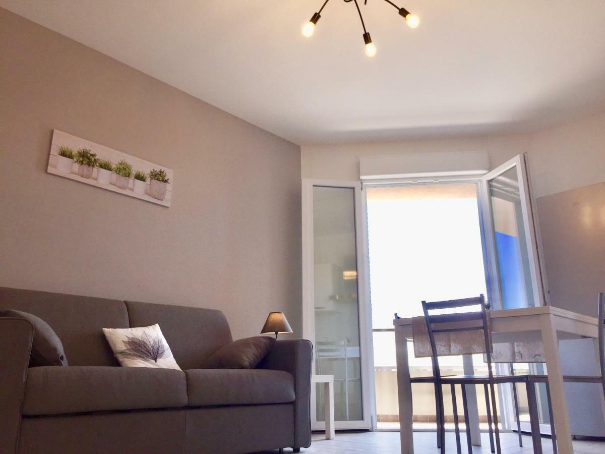 Le Domus Modern Apartments Cagliari Su Forti Экстерьер фото