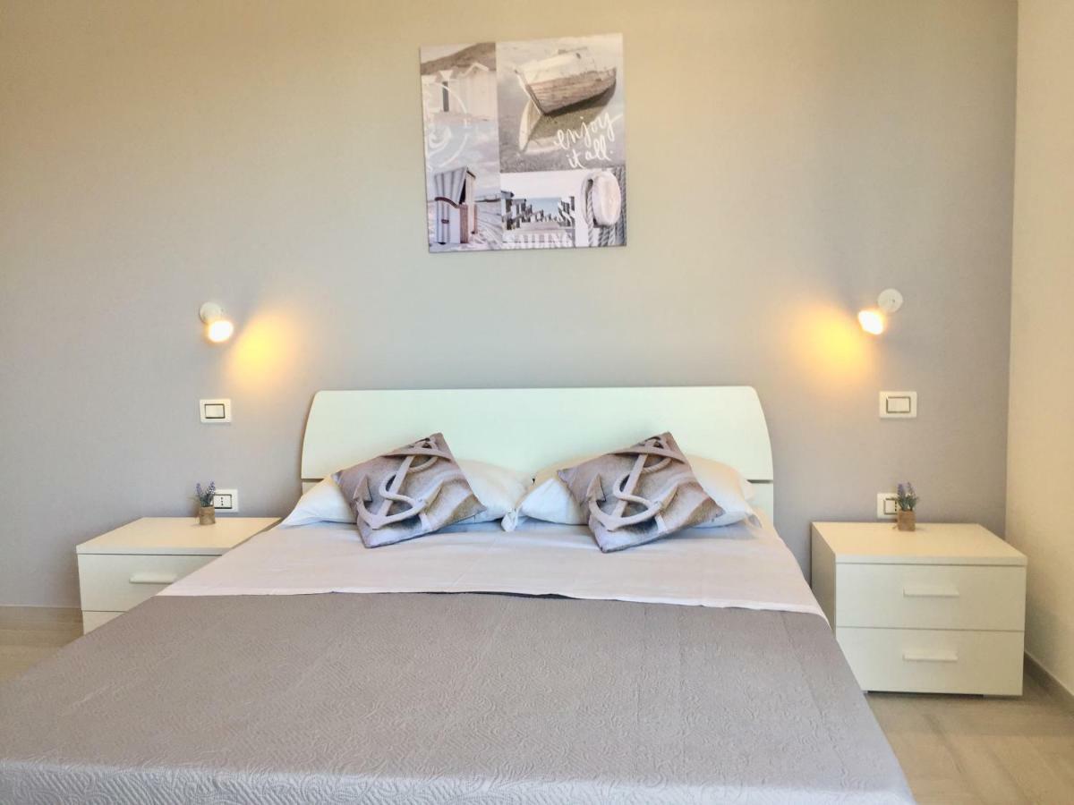 Le Domus Modern Apartments Cagliari Su Forti Экстерьер фото