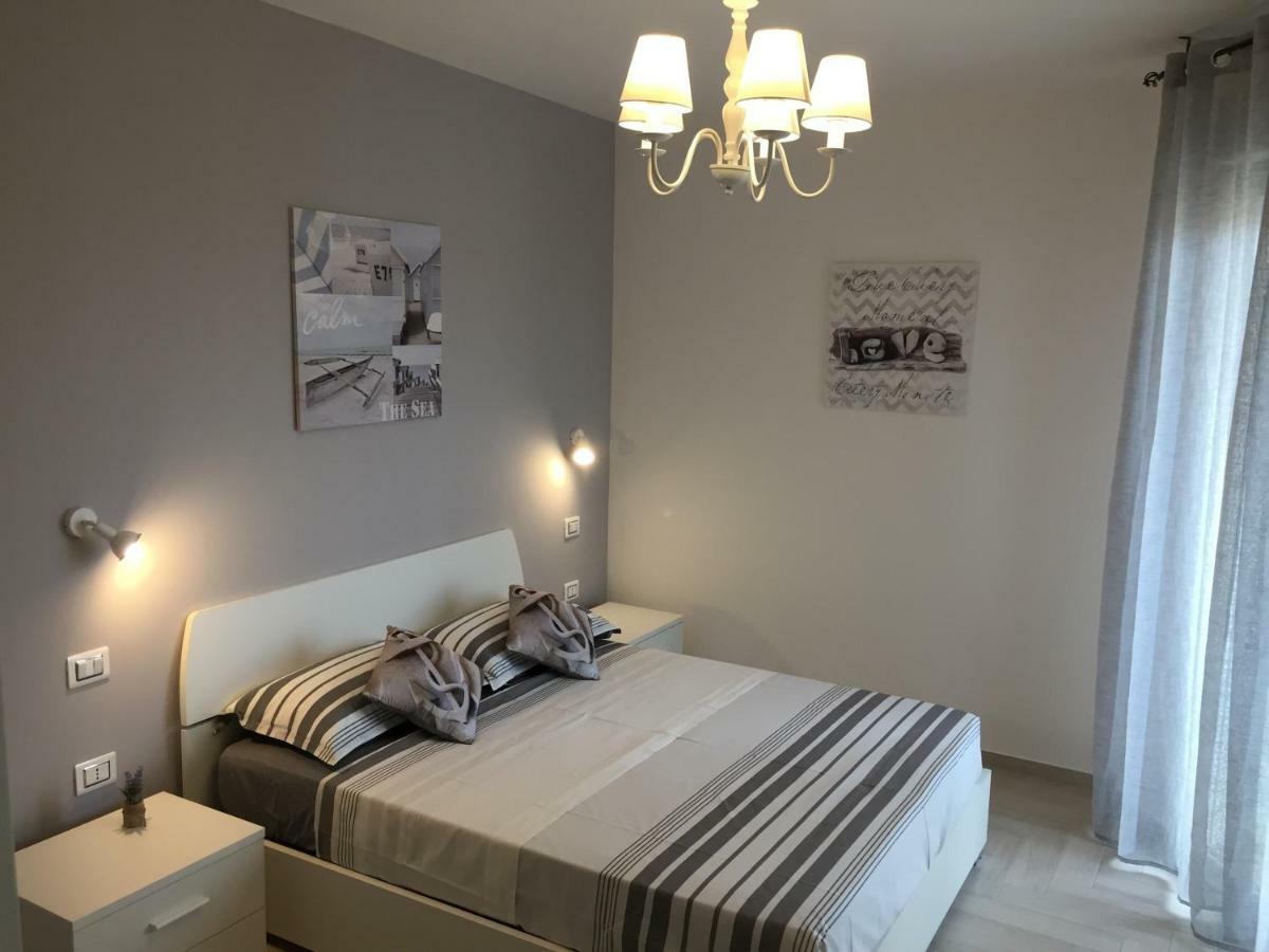 Le Domus Modern Apartments Cagliari Su Forti Экстерьер фото