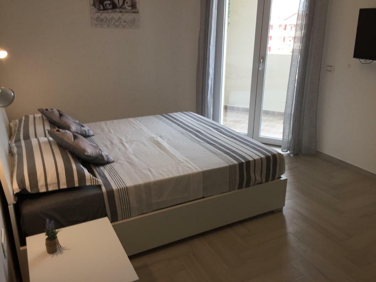Le Domus Modern Apartments Cagliari Su Forti Экстерьер фото
