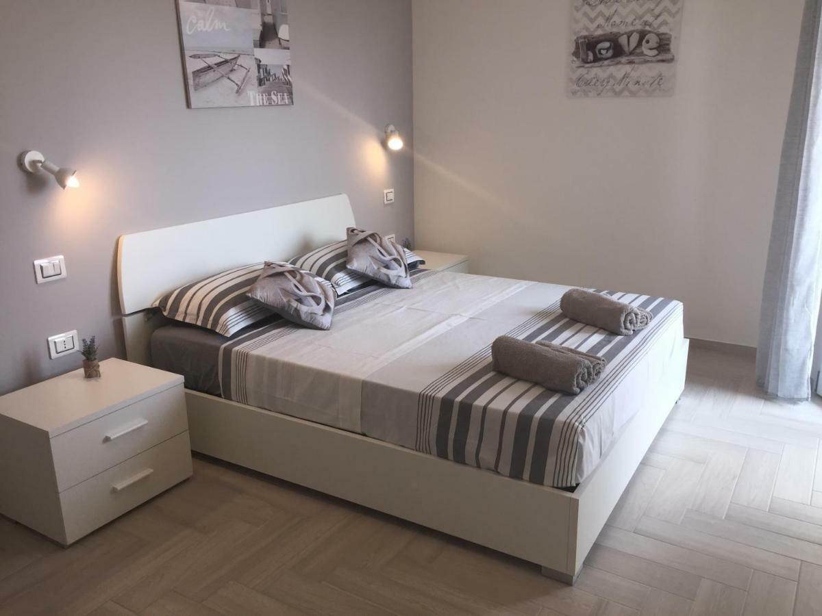 Le Domus Modern Apartments Cagliari Su Forti Экстерьер фото