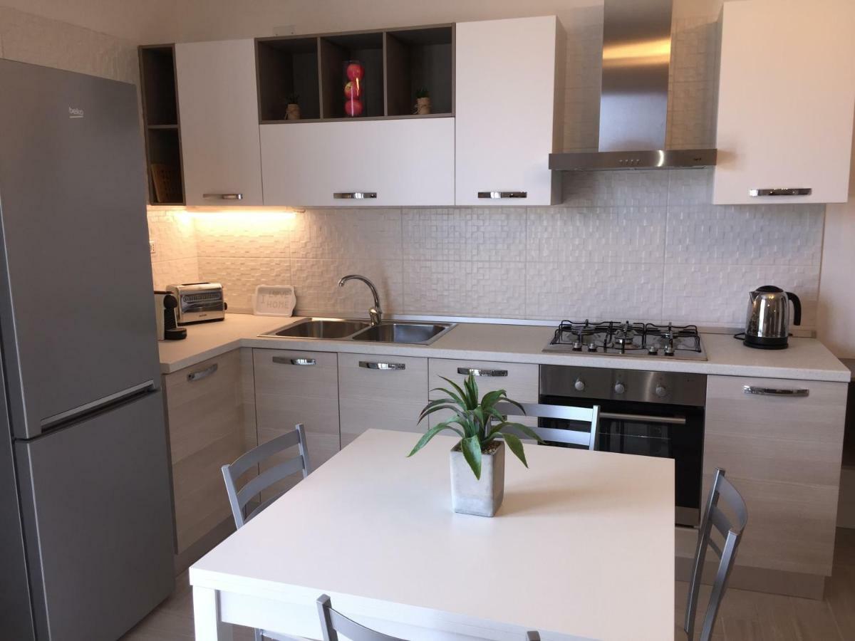 Le Domus Modern Apartments Cagliari Su Forti Экстерьер фото